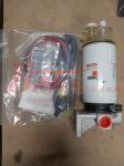 KPL. fleetgurad SEPARATORA THERMO KING zawierający: glowice filtra - porty przyłączeniowe przewodow paliwa to 7/8-14, zestaw podgrzewacza 300 W/12V, czujnik wody, filtr-separator z przezroczystym odstojnikiem,
