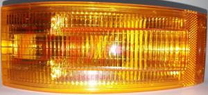LAMPA tangde KIERUNKOWSKAZU PRZEDNIEGO LEWA / PRAWA VOLVO FM7/FH/12/16  POMARAŃCZOWA  Z GNIAZDEM 2 PINY tangde